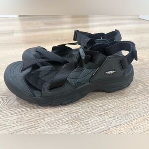KEEN Newport H2‎ Waterproof Hiking Sandals Mens 11 Black Closed Toe